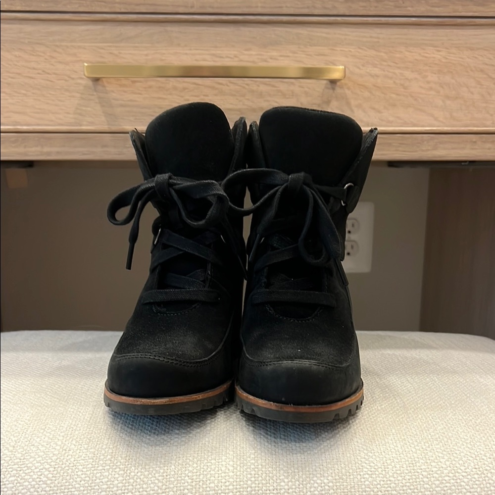 UGG Black Wedge Ankle Boots with Lace-Up Design - Picture 3 of 4